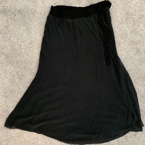 Koreano Women's Size 165/72a Size Black A-Line Silk Skirt 30" Waist 34" Length